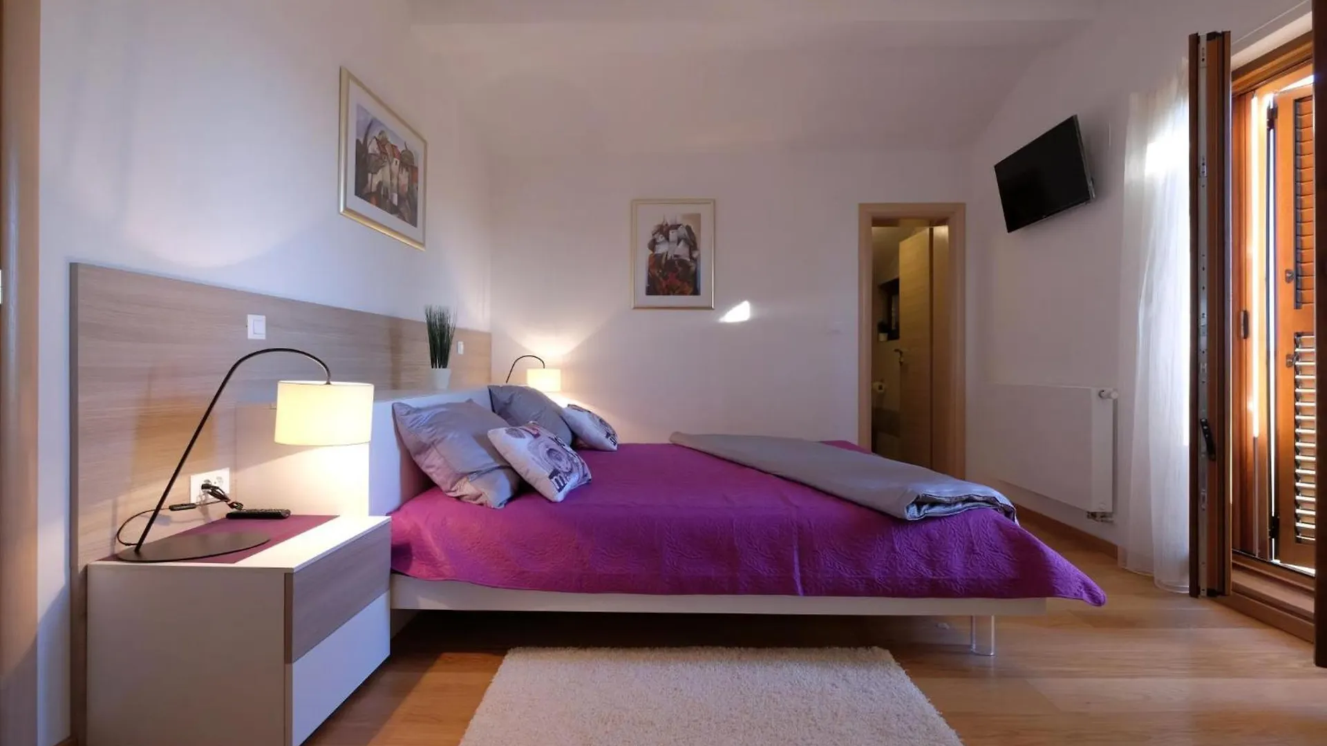 Nettes Ferienhaus In Pomer Mit Privatem Pool